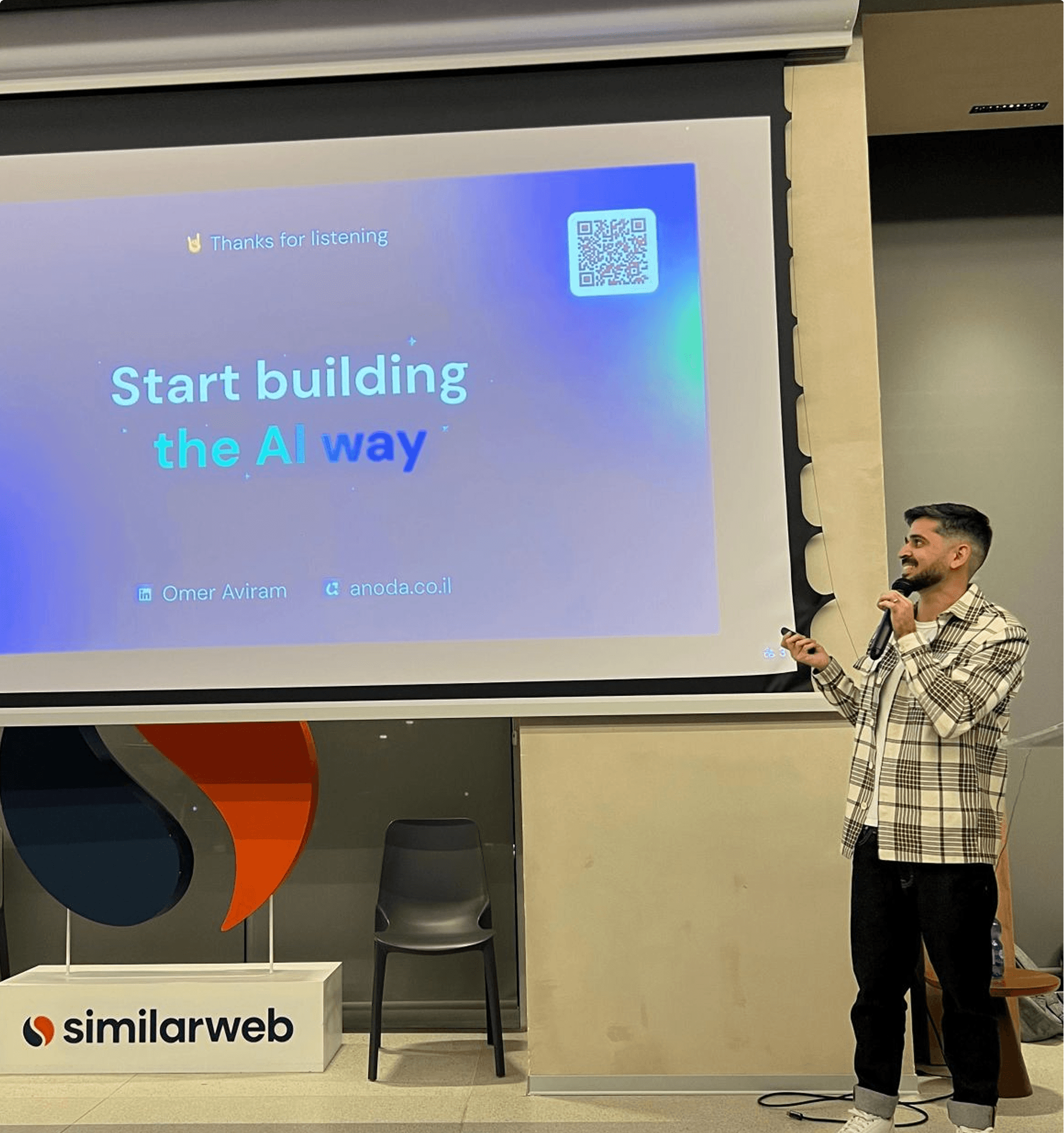 Talking about building live prototypes using AI @ Startup Designers meetup